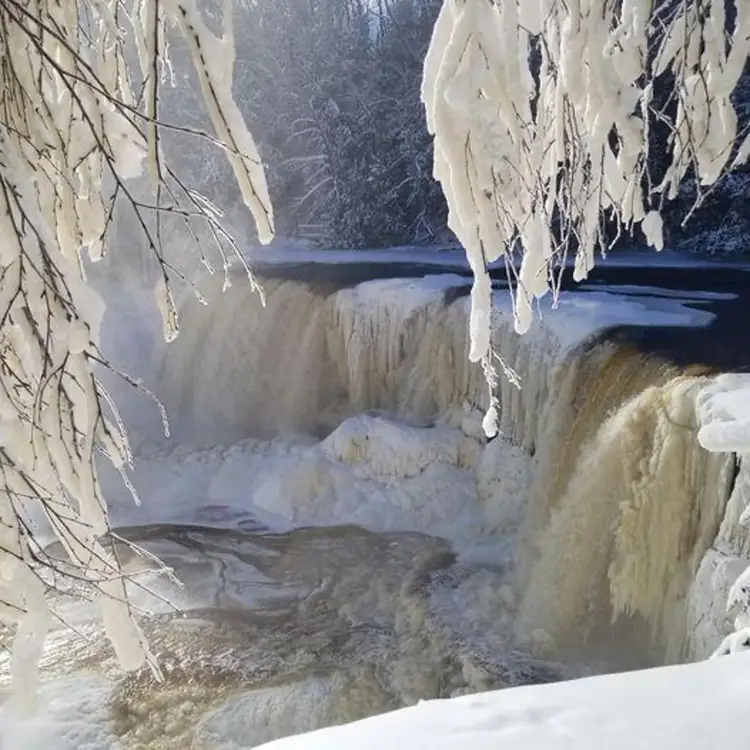 Michigan&rsquo;s Best Summer Destinations That Become Winter Wonders