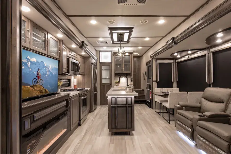 What You Need to Know BEFORE Purchasing a Fifth-Wheel RV